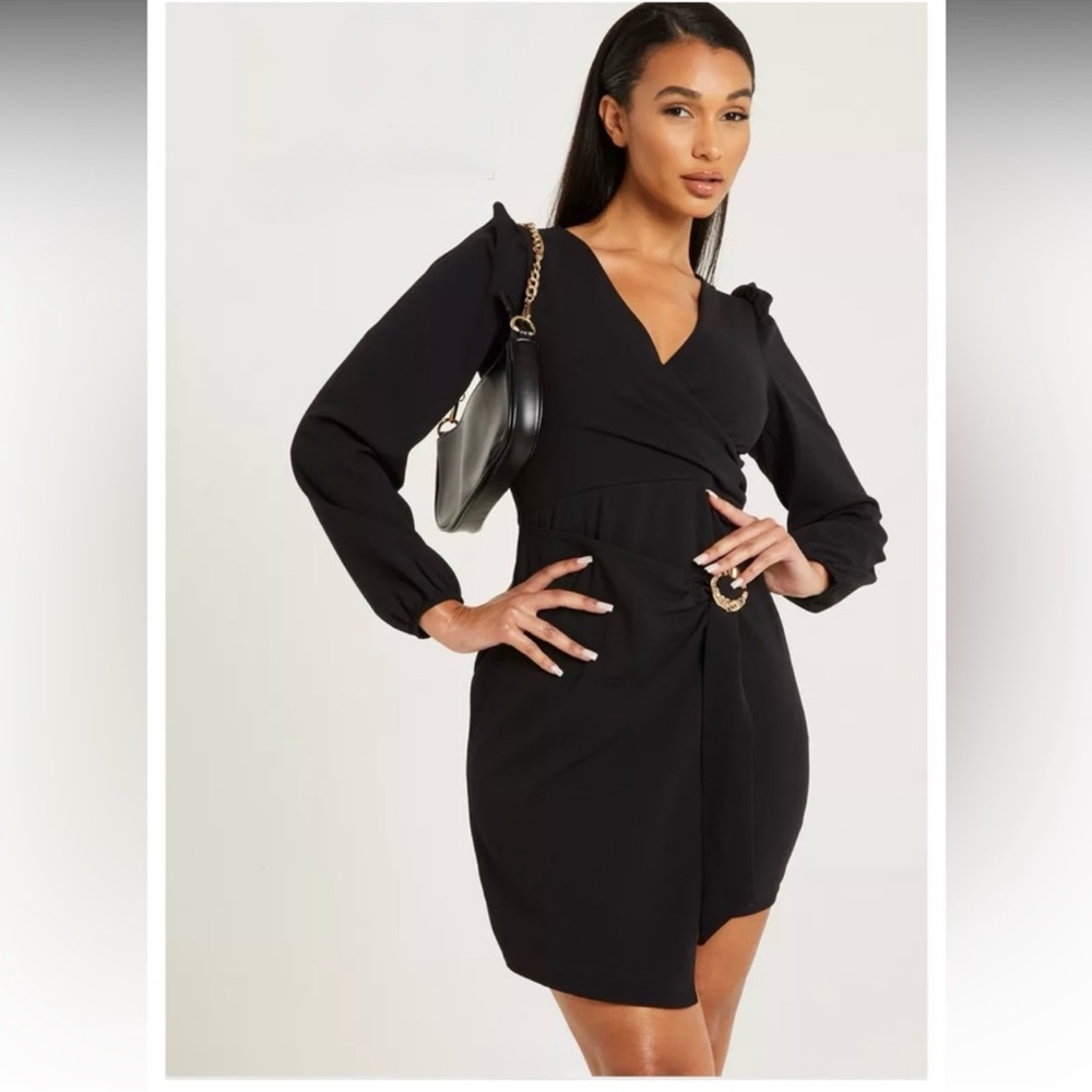 NWT QUIZ Women Solid Balloon Sleeve Buckled Mini Dress size: 4